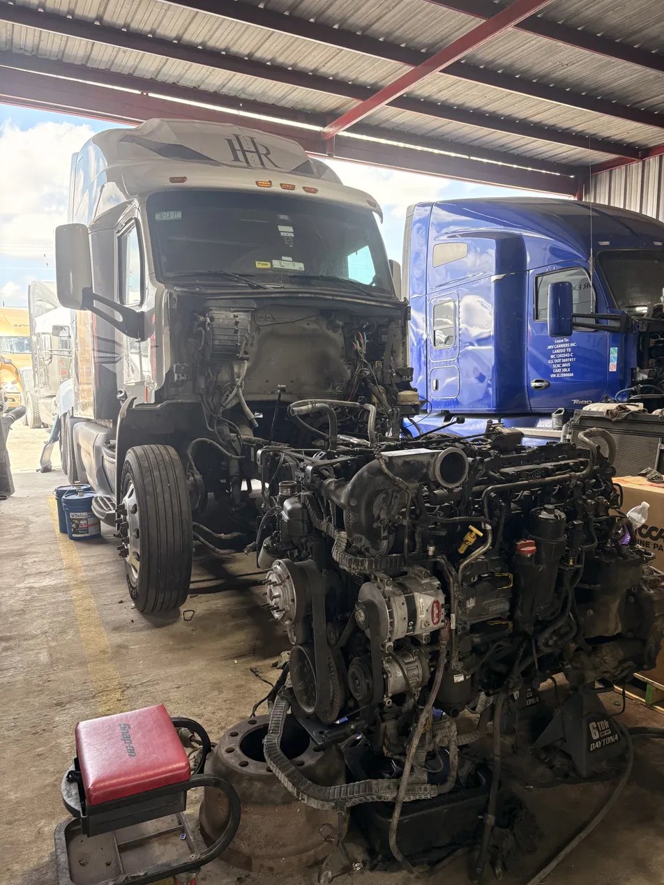 Diesel engine pulled for major service at Techni Solutions Laredo